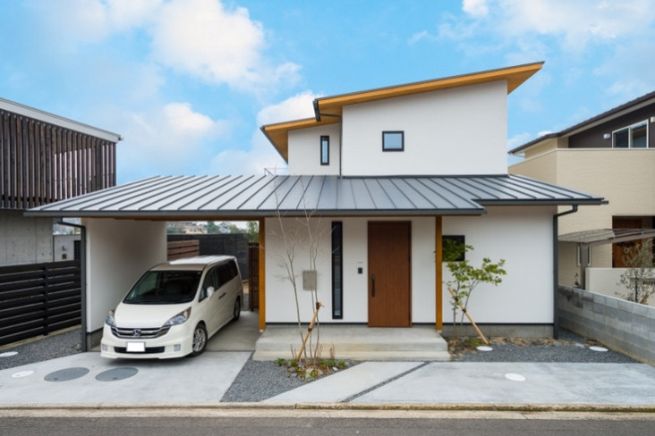 雨の日も、ぬれずにお家に入れる家 写真